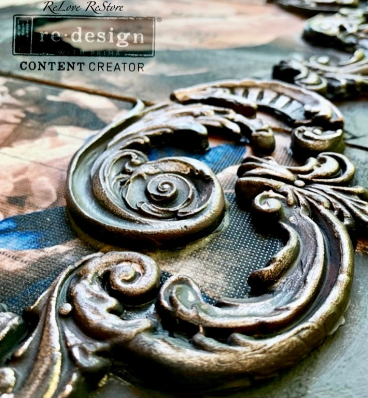 Lilian Scrolls Mould